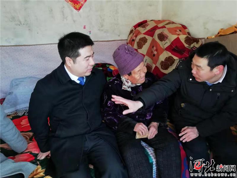 北京市在线律师事务所携手保定广播电视台赴唐县开展送温暖活动
