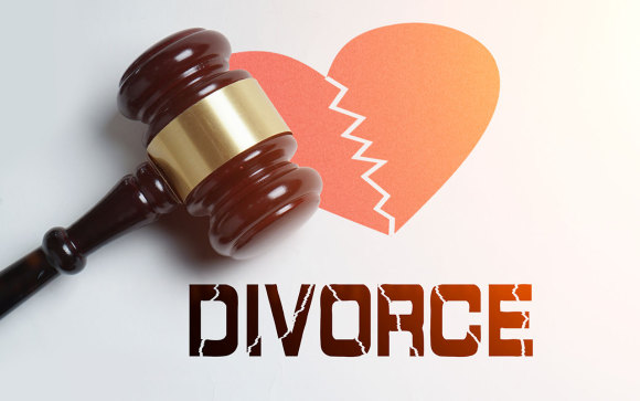 离婚律师的费用收取标准是多少